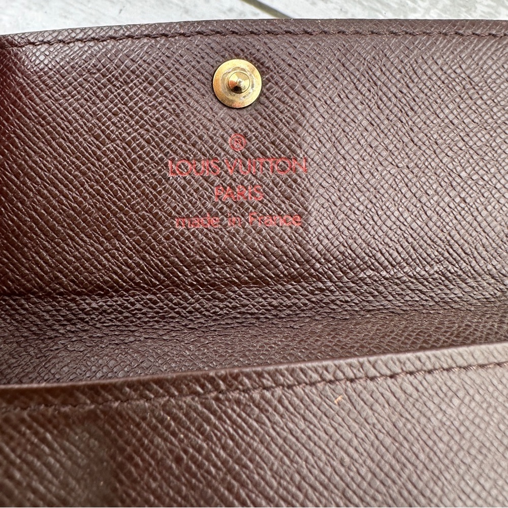 AUTHENTIC Louis Vuitton key holder. - Picture 7 of 12